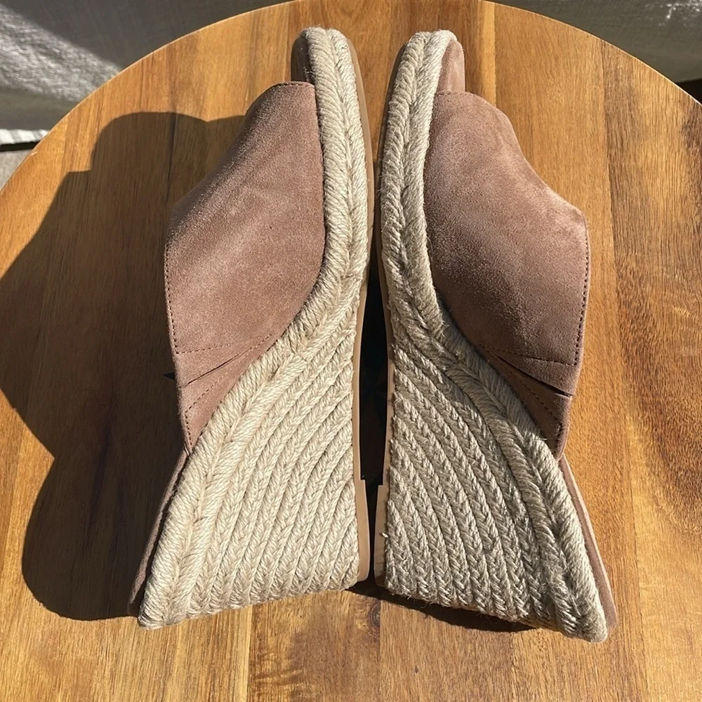 Stuart Weitzman Women’s Wonda Espadrille Wedge Sandal taupe Size 9